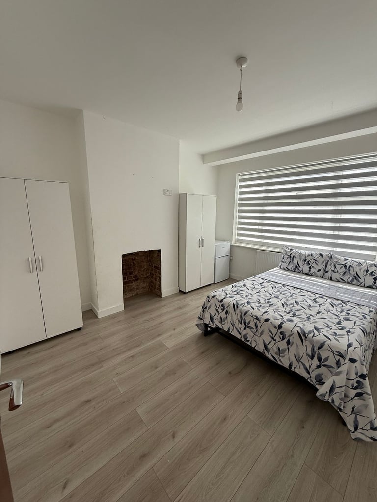 image for DOUBLE ROOM AVAILABLE NOW Devonshire Hill Lane, N17 – walking minutes from station