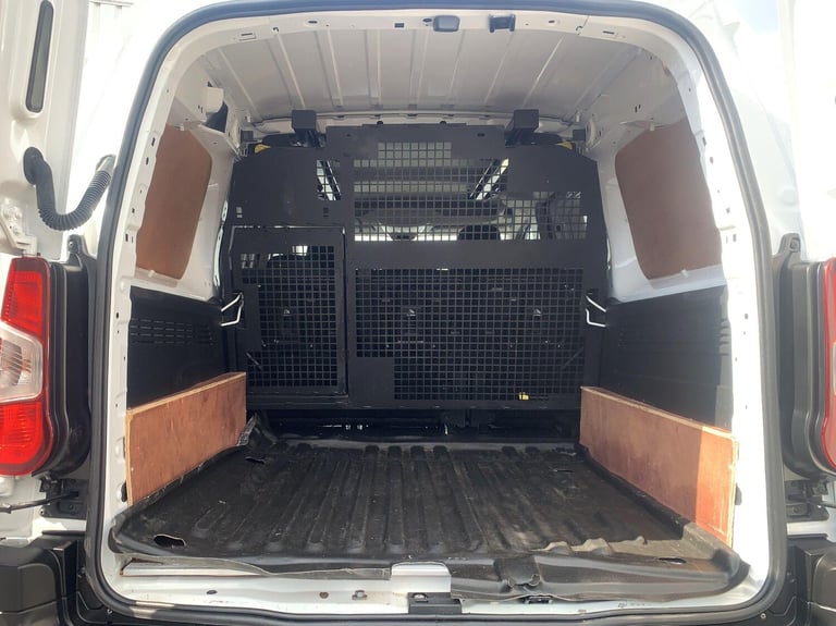 2022 Peugeot Partner 1.5 BlueHDi 850 Professional Premium Long Crew Van LWB Euro 6 6dr PANEL VAN ...