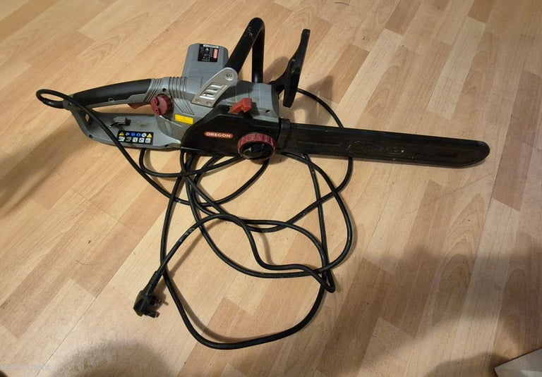 Electric chainsaw 
