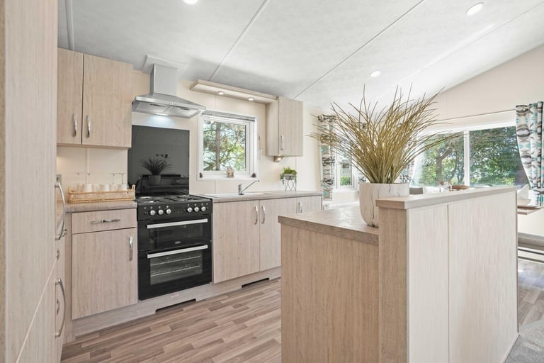 BRAND NEW STATIC LODGE FOR SALE ON BROADLAND SANDS HOLIDAY PARK 