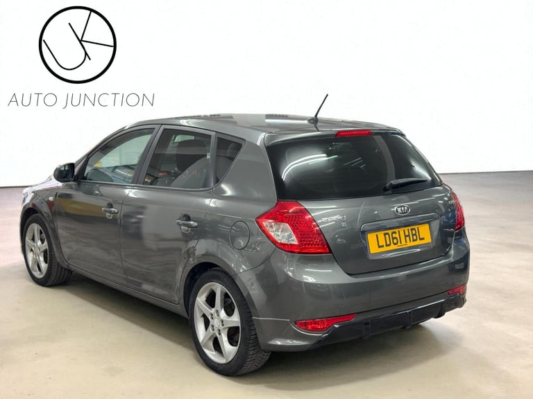 2011 Kia Ceed 1.6 CRDi 3 5dr Auto HATCHBACK Diesel Automatic
