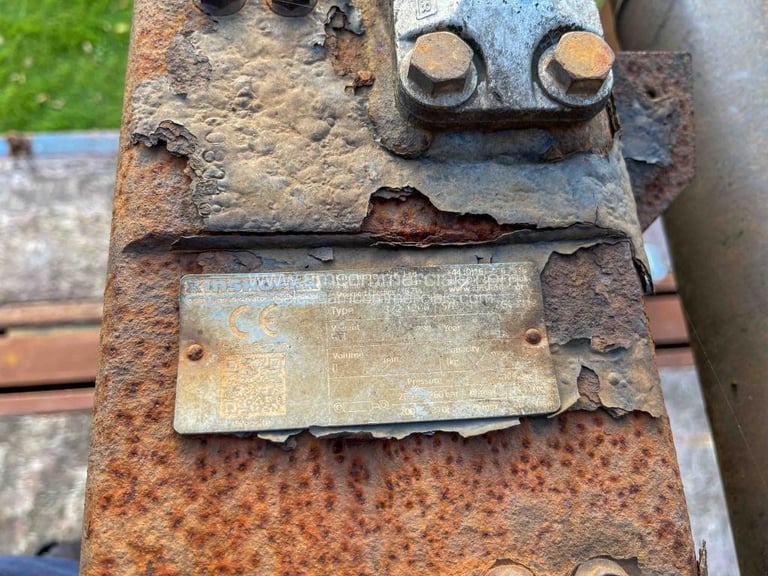 SDC CRANE MOUNTED DROPSIDE FLATBED BRICK GRAB