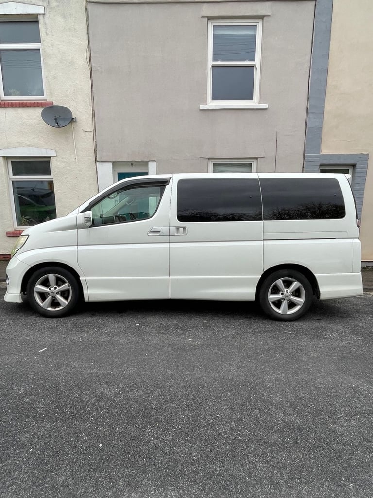 Nissan Elgrand 2006, 3490 (cc)