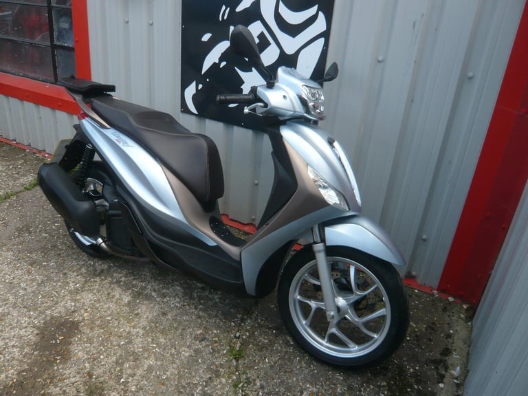 Piaggio Medley 125 2024 SCOOTER LEARNER LEGAL MOPED 50 VISION R RR CB MT YS YBR