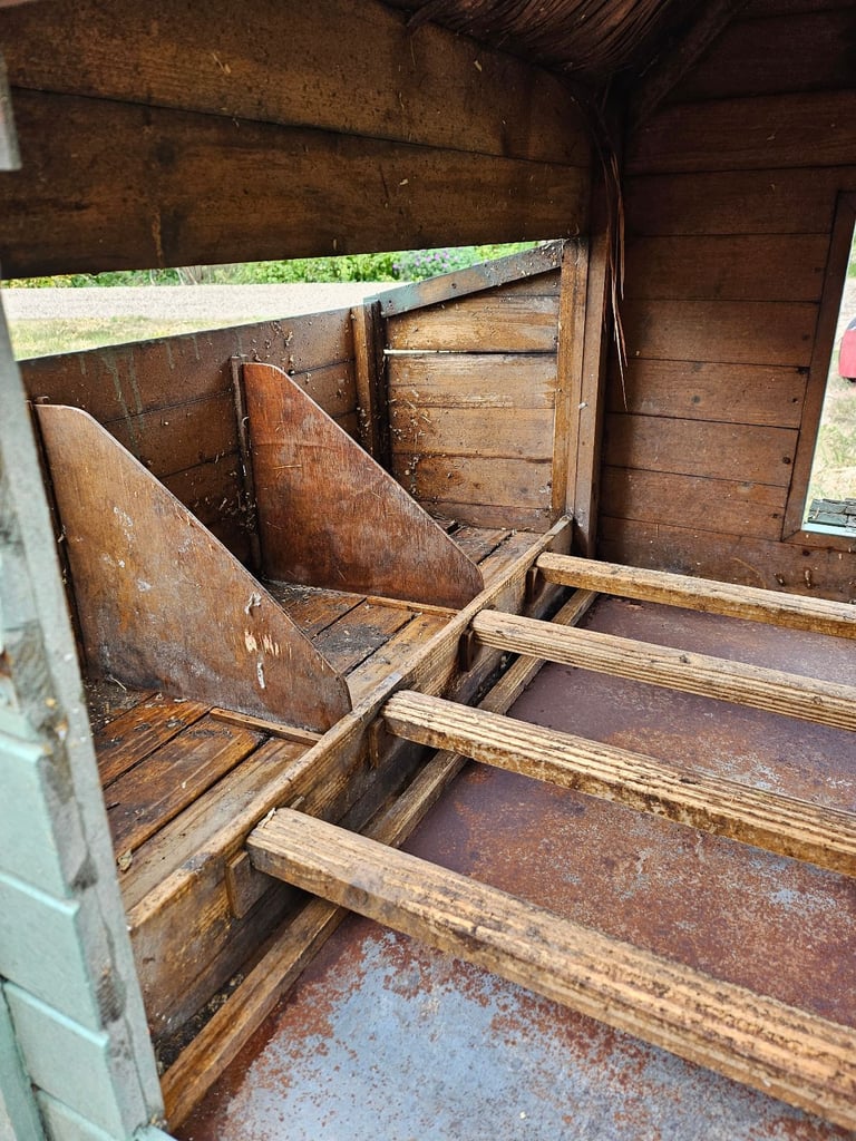 chicken coop, hen house