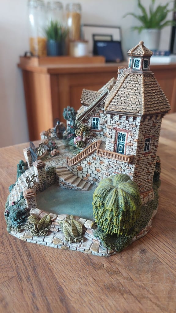 NOT LILLIPUT LANE 