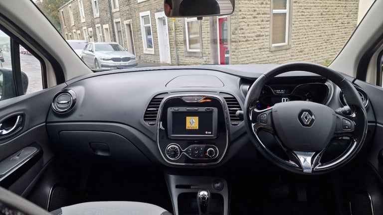 2014 Renault Captur 1.5 dCi Dynamique MediaNav EDC Euro 5 5dr HATCHBACK Diesel Automatic