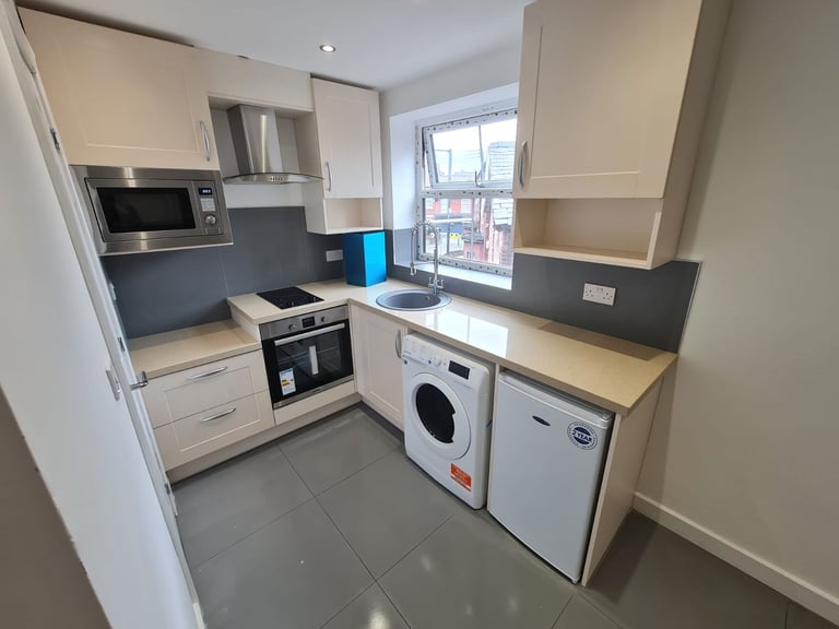 Studio Flat Available Bills Included-Withington-M20