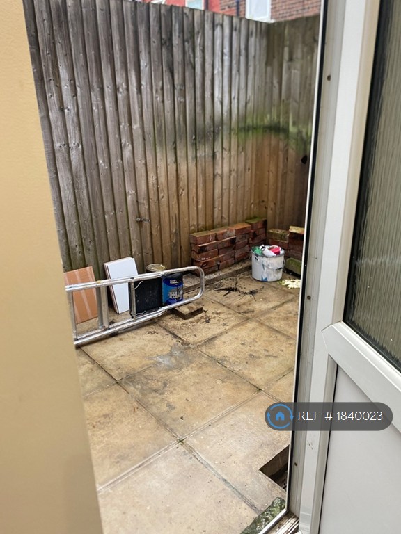 2 bedroom house in Hovis Street, Manchester, M11 (2 bed) (#1840023)