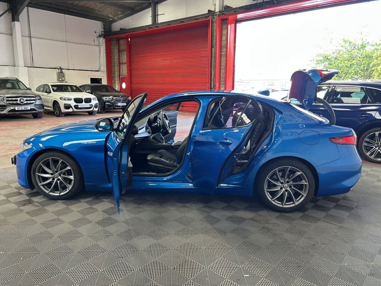 2018 Alfa Romeo Giulia 2.0T Veloce Saloon 4dr Petrol Auto Euro 6 (s/s) (280 ps) Saloon Petrol Aut...