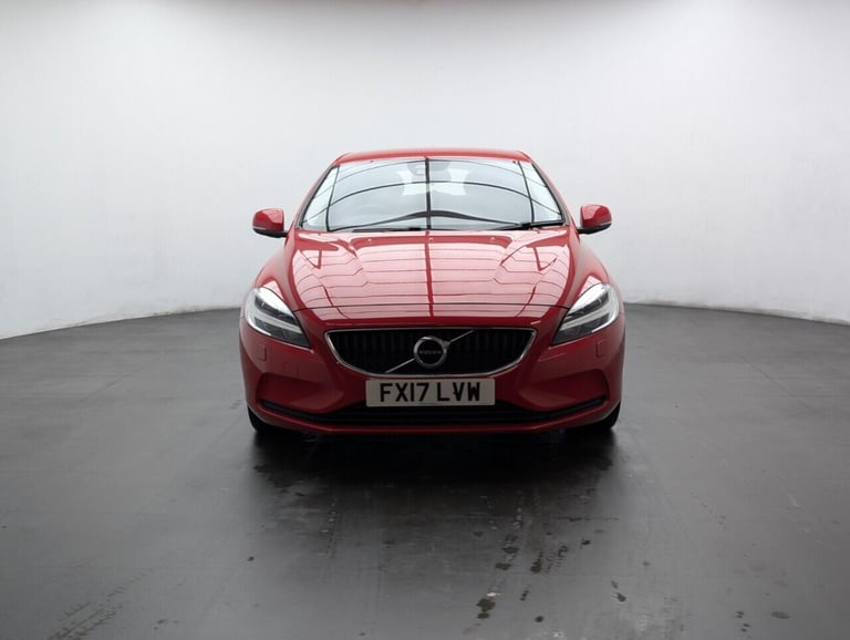 2017 Volvo V40 2.0 T2 Momentum Nav Plus Hatchback 5dr Petrol Manual Euro 6 (s/s) (122 ps)  HATCHB...