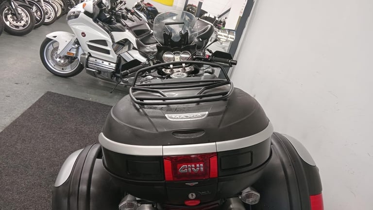 SUZUKI DL1000 ** MOT AUGUST 2026 - FULL LUGGAGE - ENGINE BARS **