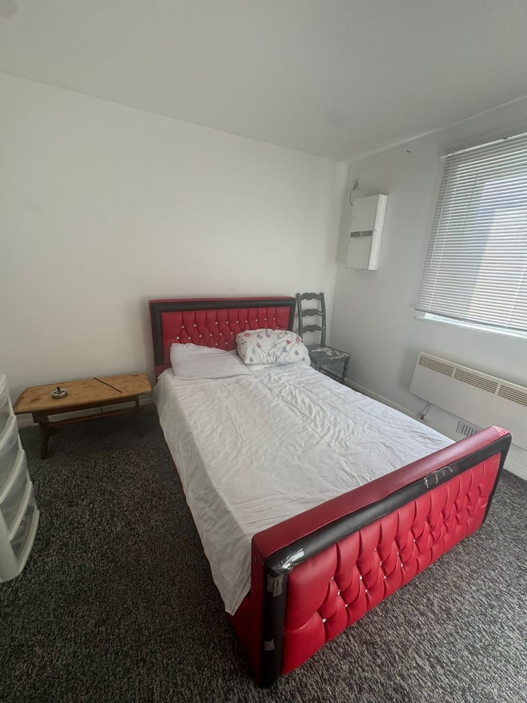 ONE BEDROOM FLAT AVAILABLE IN B11