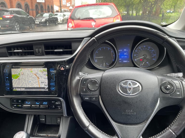 Toyota auris 2015 estate 1.2 petrol Euro 6 ulez compliant