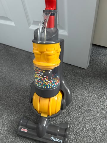 Toy dyson best sale hoover smyths