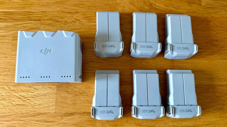 DJI Mini 4 Pro (Fly More Combo) Six Batteries (CASH On COLLECTION Only)
