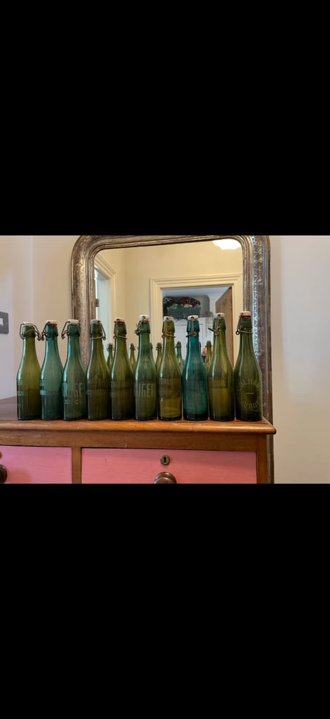 Vintage beer crate + bottles
