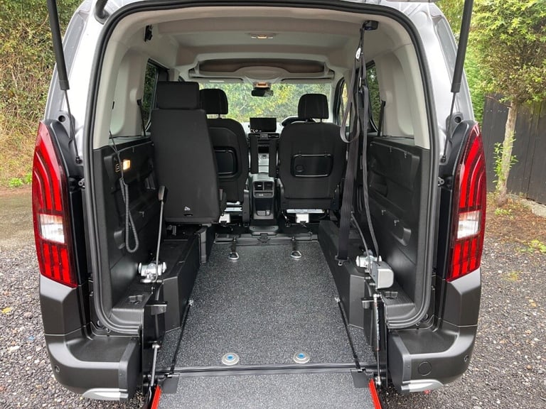 Peugeot Rifter 1.5 BlueHDi 130 Allure 5dr AUTOMATIC WHEELCHAIR ACCESSIBLE