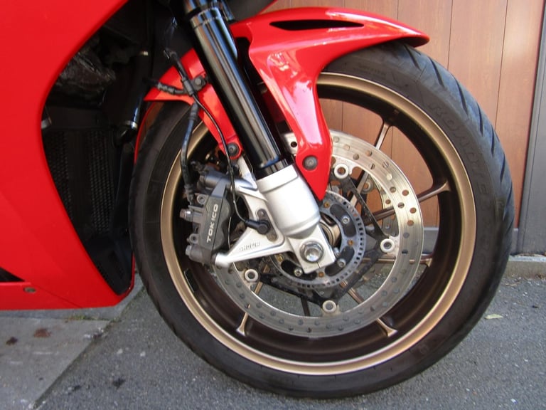 HONDA VFR 800 f ONLY 15230 MILES * FULL SERVICE HISTORY * ONE OWNER FROM NEW *