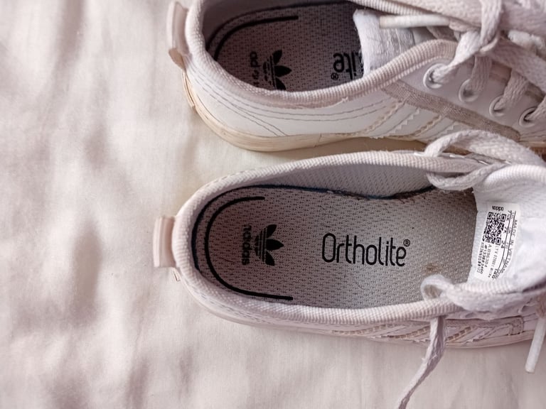 Child's Adidas Trainers Size 7