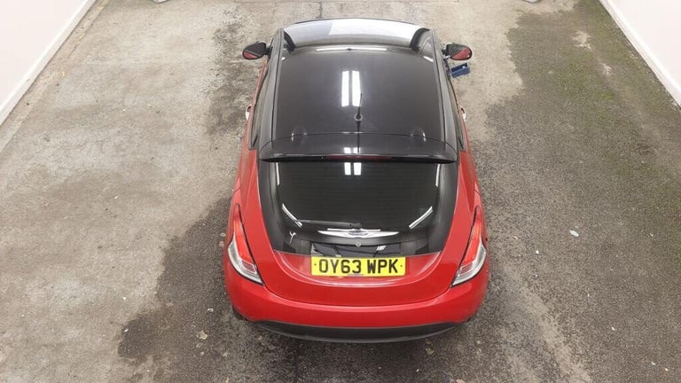 2013 Chrysler Ypsilon 0.9 TwinAir Black and Red 5dr HATCHBACK PETROL Manual