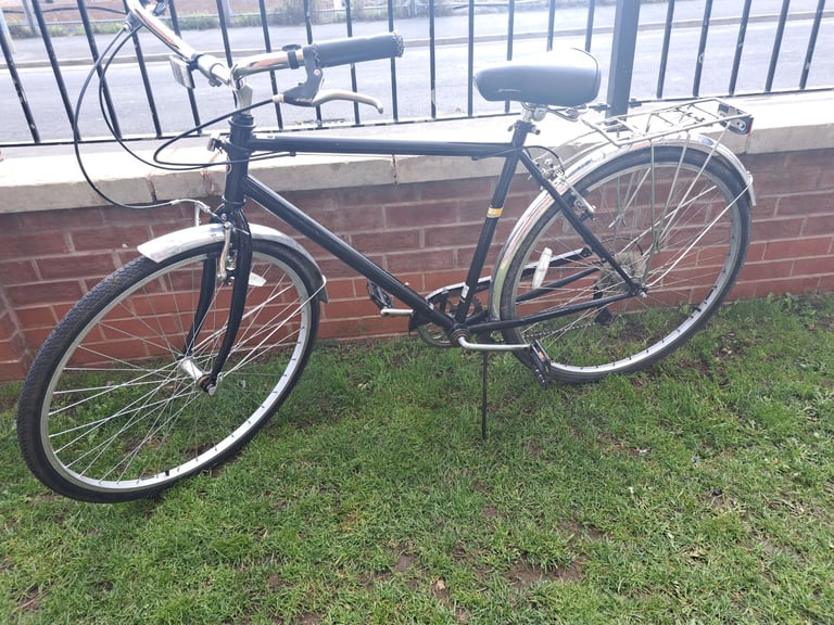 image for Mens bike brilliant condition Welcome to come check and try it all out from my front door 