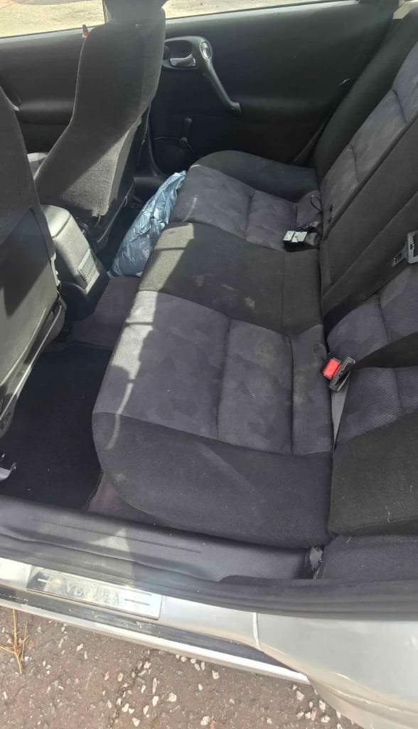 Vauxhall, VECTRA, Saloon, 2002, Manual, 2597 (cc), 4 doors