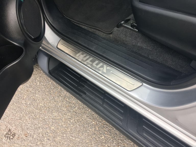 2023 Toyota Hilux 2.8 D-4D Invincible X Pickup Double Cab 4dr Diesel Auto 4WD Euro 6 (s/s) (2 Die...