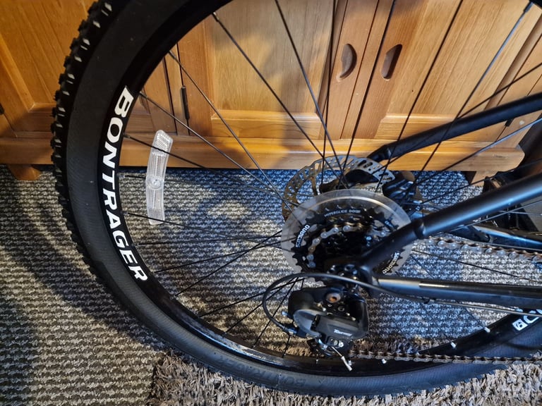 TREK MARLIN 5 (brand new)