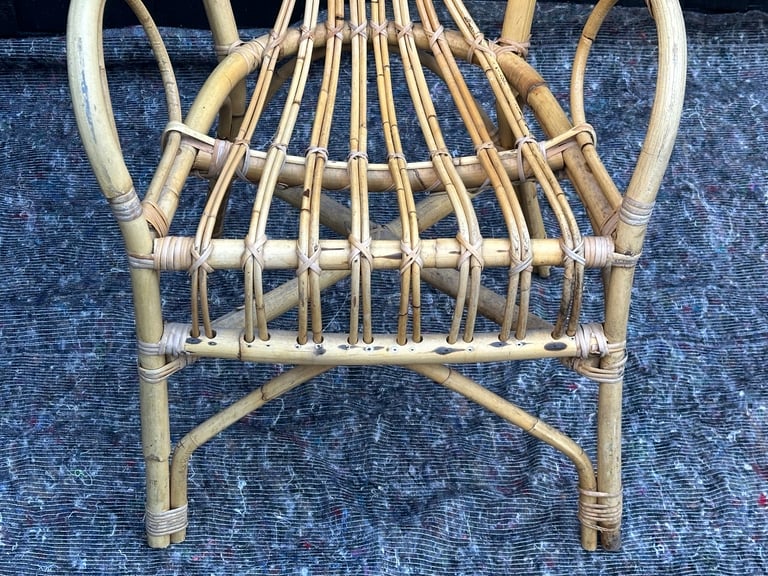 Wicker / cane / rattan style vintage chair - great condition and very comfortable! 