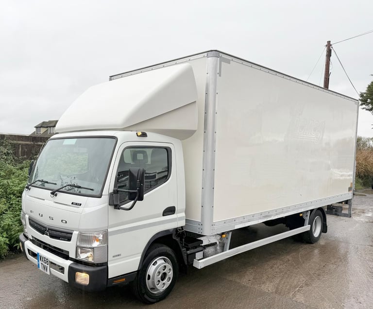 2018 MITSUBISHI CANTER 7C15 GRP BOX VAN MANUAL GEARBOX 28,000 MILES ONLY 