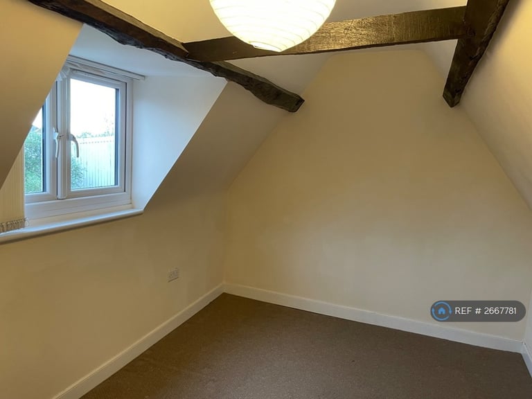 1 bedroom flat in Cambridge Street, Wellingborough, NN8 (1 bed) (#2667781)