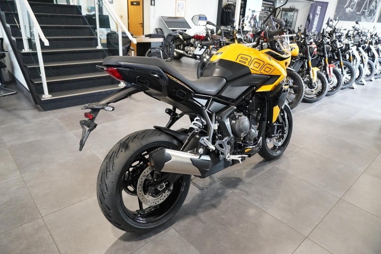 Triumph Tiger Sport 800, 2025, Cosmic Yellow. IN STOCK NOW