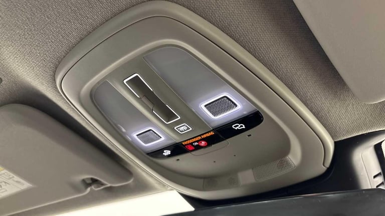 2025 Volvo XC40 2.0 B4 MHEV Ultra Bright DCT Auto Euro 6 (s/s) 5dr ESTATE Petrol/Electric Hybrid ...