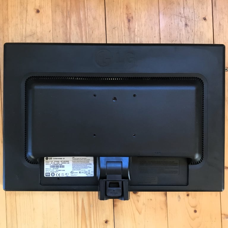 LG Flatron colour LCD 19 inch monitor, with stand & serial lead. No power lead. UNTESTED. £20 ovno
