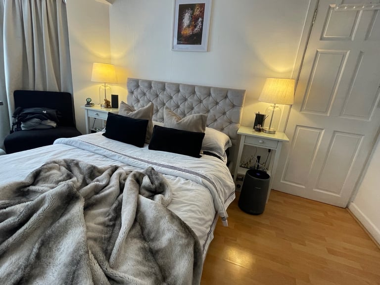 Large double room for rent