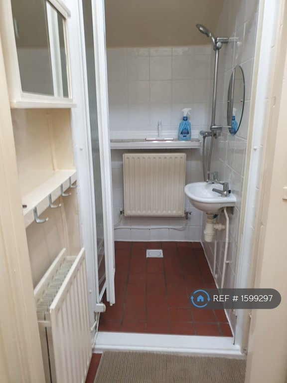 1 bedroom flat in Levenshulme, Manchester, M19 (1 bed) (#1599297)