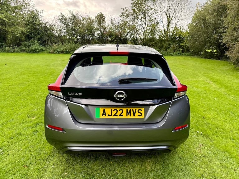 Nissan Leaf Acenta 110kW 39kWh 2022 in Grey VAT Q 5 Door Hatchback £126 / Month