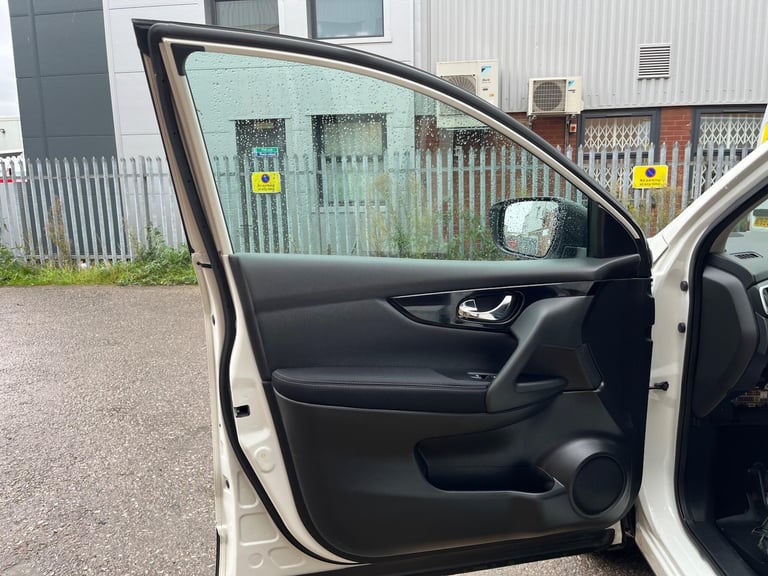 2017 Nissan Qashqai 1.2 DIG-T Acenta XTRON Euro 6 (s/s) 5dr HATCHBACK Petrol Automatic