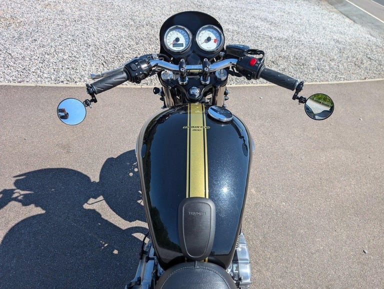 2016 TRIUMPH THRUXTON