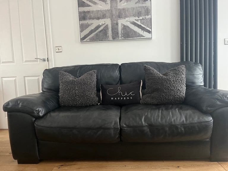 Gorgeous leather sofa 