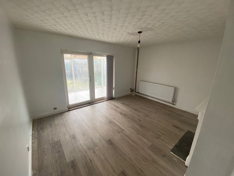 3 Bedroom Property For Sale - Clydach 