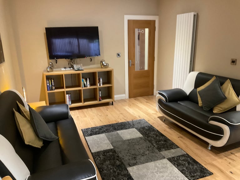 luxury fully furnished town centre flat to rent