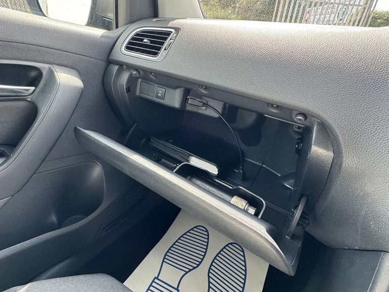 2011 61 VOLKSWAGEN POLO 1.2 MATCH HATCHBACK 5DR PETROL MANUAL EURO 5 (60 PS)