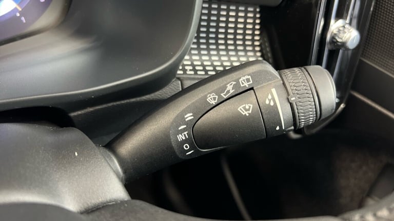 2023 Volvo XC40 Plus, B3 Mild hybrid, Petrol, Dark (360 Parking Camera, Apple Car Play) Estate Pe...