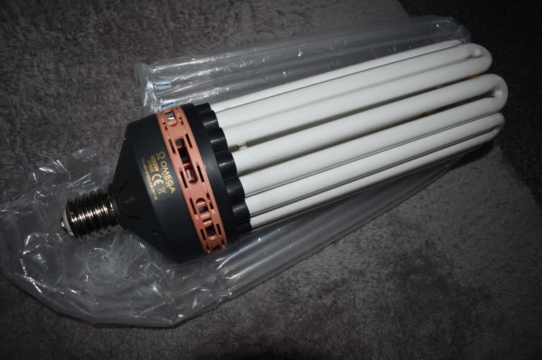 image for Omega 450 watt CFL grow light (red spectrum) with hanger (hanger needs wiring attaching)