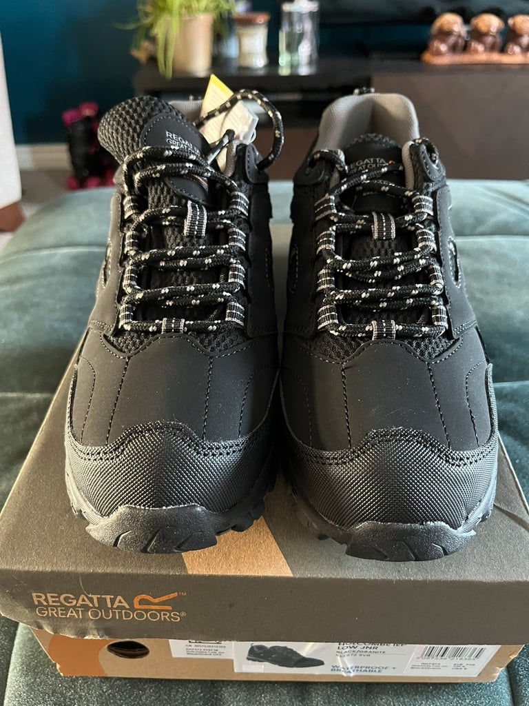 Regatta Walking shoes Adult Size 5 New/unworn perfect condition 