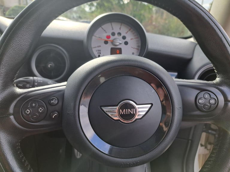 MINI HATCH 2.0 Cooper SD Hatch 2011