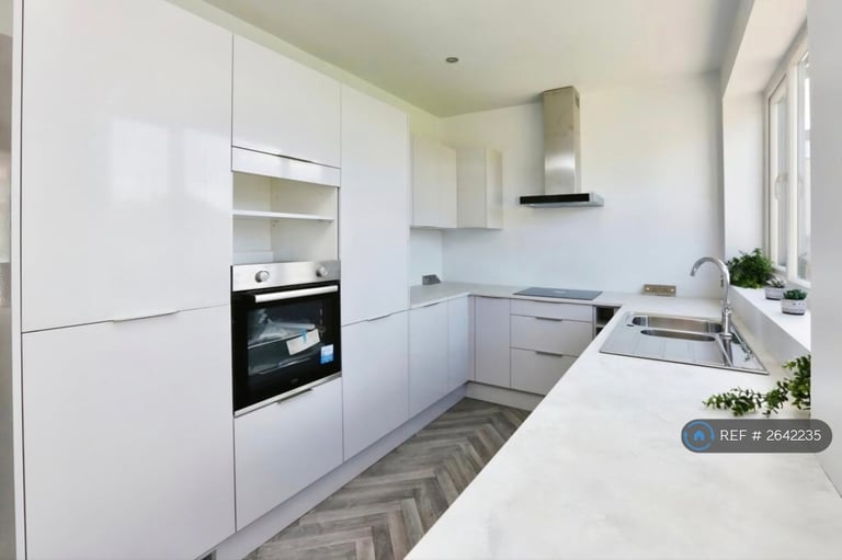 3 bedroom house in Fareham Road, Gosport, PO13 (3 bed) (#2642235)