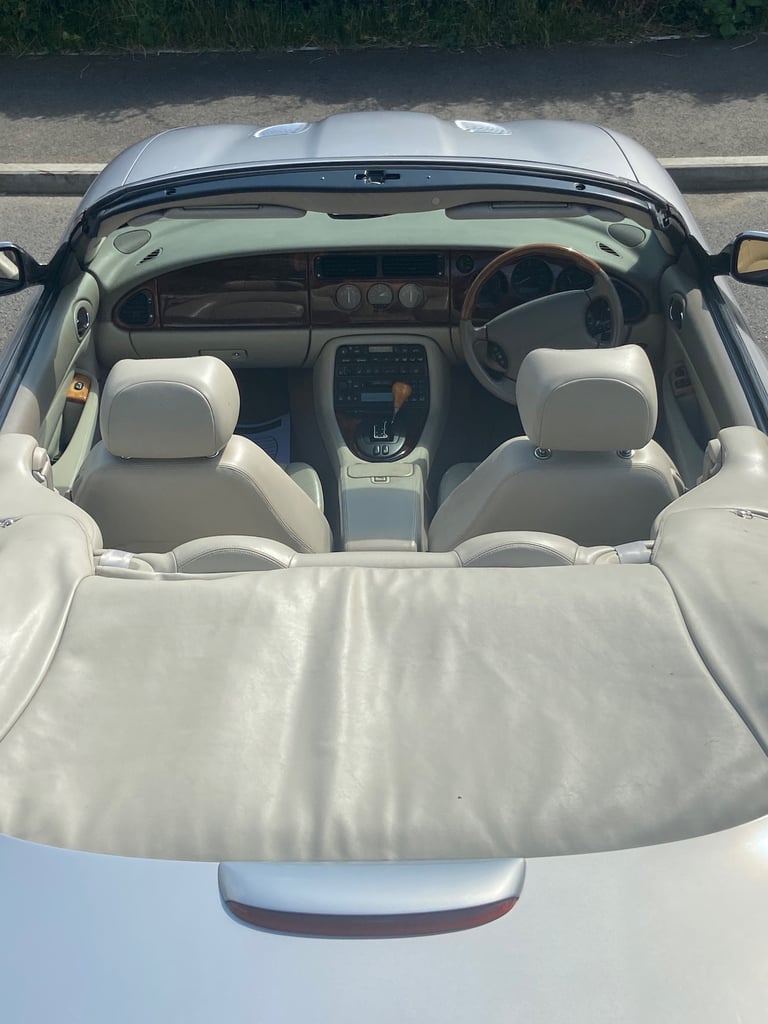 2000 Jaguar XKR 4.0 Supercharged 2dr Auto Petrol